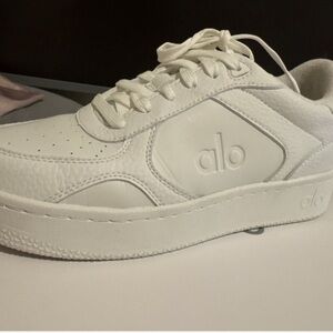 ALO Yoga women Classic White Sneakers